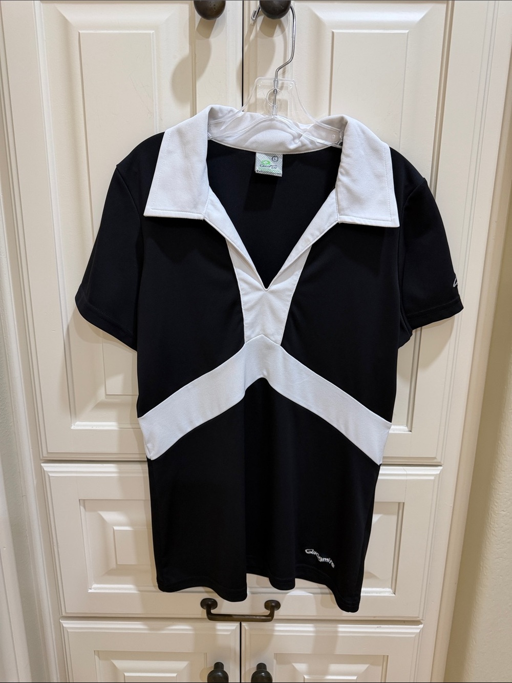 Black & White V-Neck Short Sleeve Women's Top
